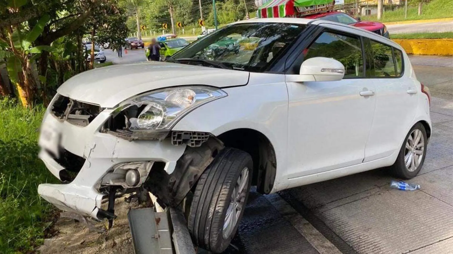 Accidente en bulevar a Coatepec